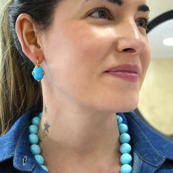Pendientes colgantes ovalados de turquesa en oro amarillo de 18 kt