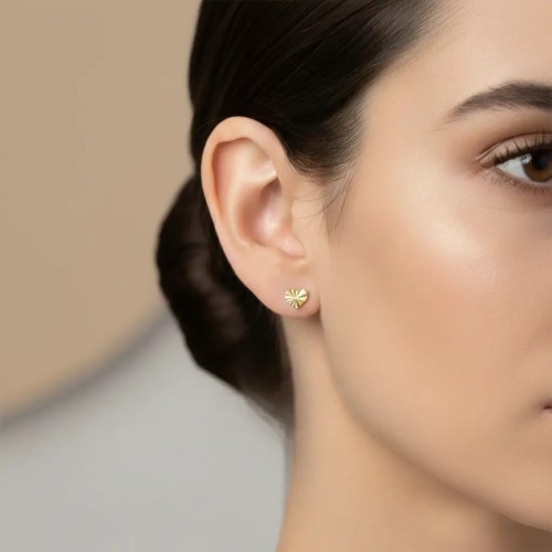 Pendientes de oro amarillo de 18 kt con forma de corazón de diamantes 2