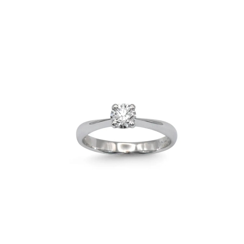 Four-prong solitaire ring with wire setting in 0.43 ct white gold