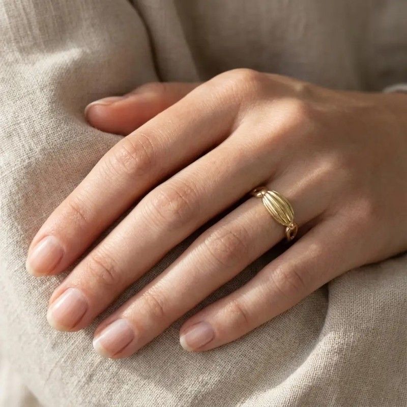18kt Yellow Gold Striped Oval Band Ring