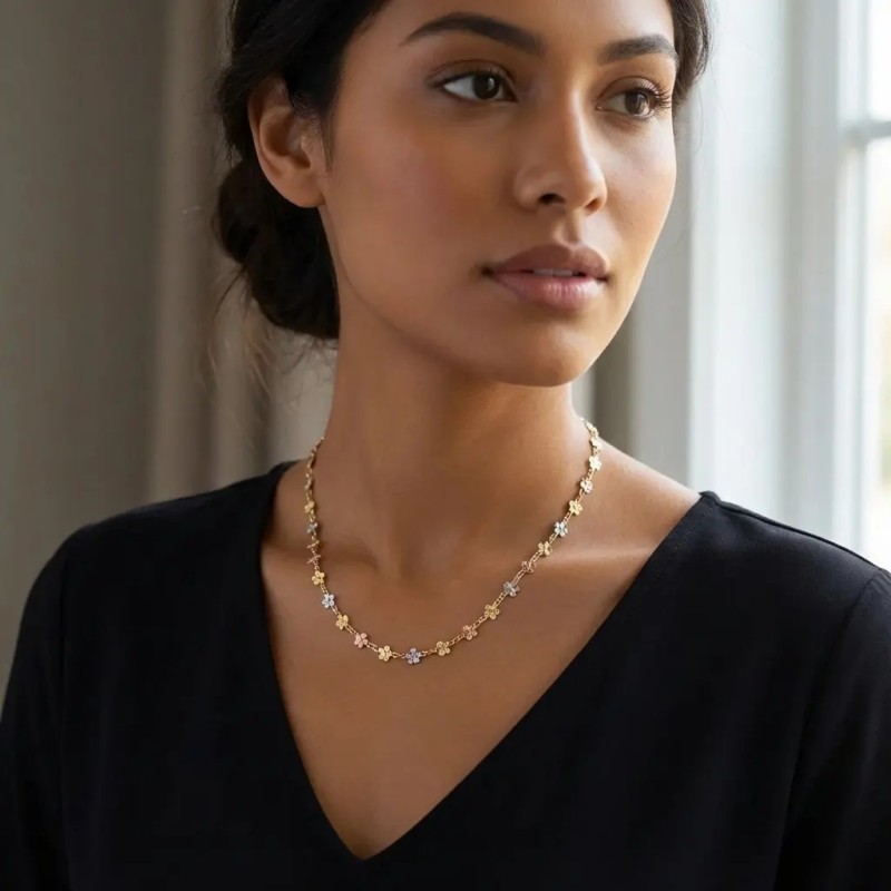 Collana con Fiori in Oro Giallo, Bianco e Rosa 18kt