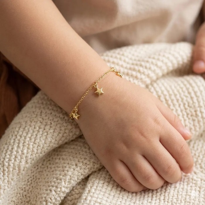 Pulsera infantil de oro amarillo de 18 kt con tres estrellas | 14 cm 2