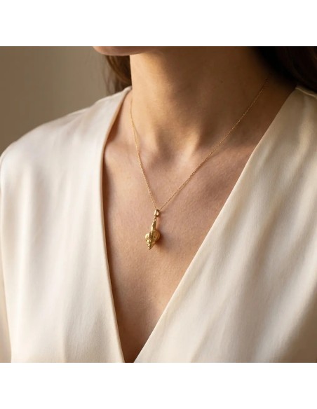 18kt Yellow Gold Shell Pendant with Opening Clasp | 4 cm