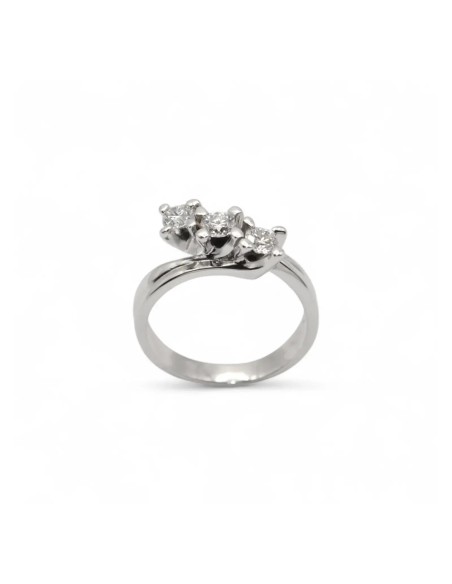 Anillo trilogía en oro blanco ct. 0,48