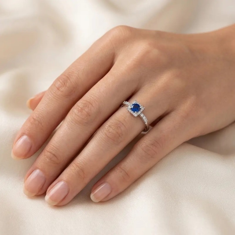 Anello Solitario in Oro Bianco 18kt con Zircone Blu e bianchi