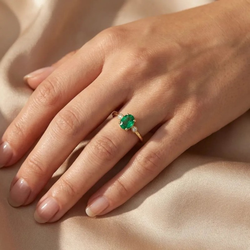 18kt Yellow Gold Ring with Oval Emerald and Diamonds