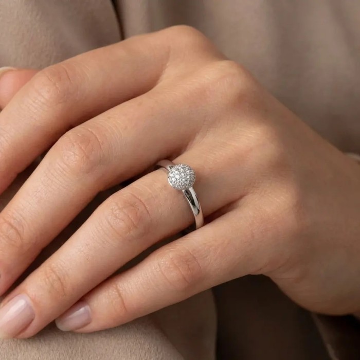 Anello a Mezza Sfera in Oro Bianco 18kt con Pavé di Diamanti 0,24 ct 2