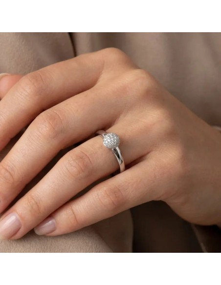 Anillo de media esfera de oro blanco de 18 kt con pavé de diamantes de 0,24 ct