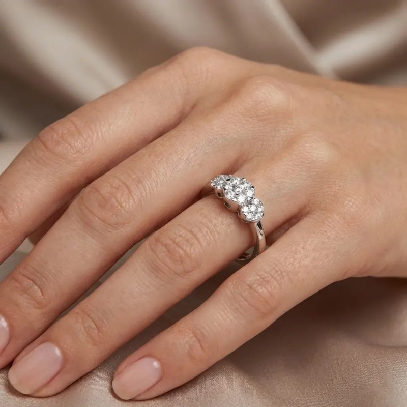 Anello in Oro Bianco 18kt con Tre Elementi in Diamanti "Magic" 0,38 ct