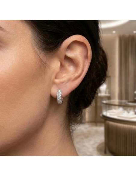 Ovale Ohrringe aus Weißgold und Diamantpavé