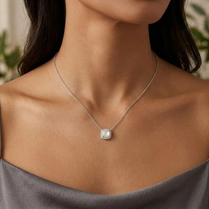 18kt White Gold Pendant Necklace with Briolette White Quartz and Diamonds 2