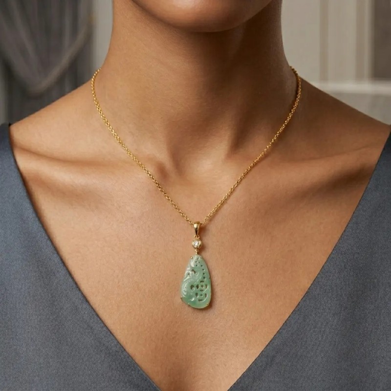 18kt Yellow Gold Pendant with Inlaid Jade and Diamond | Stella Maris