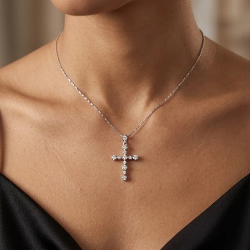 18kt White Gold Cross Pendant Necklace with 0.32ct Diamonds