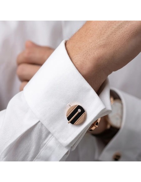 18kt Rose Gold Men's Cufflinks with Onyx and Diamond Point