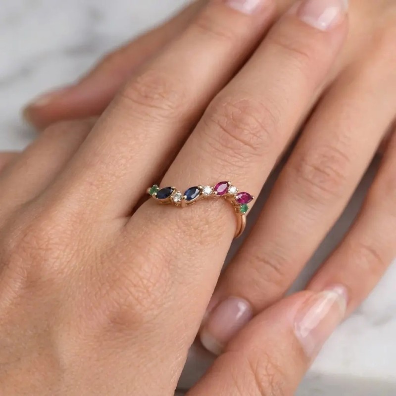 Ring „Regenbogen-Ewigkeit“ aus 18-karätigem Roségold mit Edelsteinen und Diamanten
