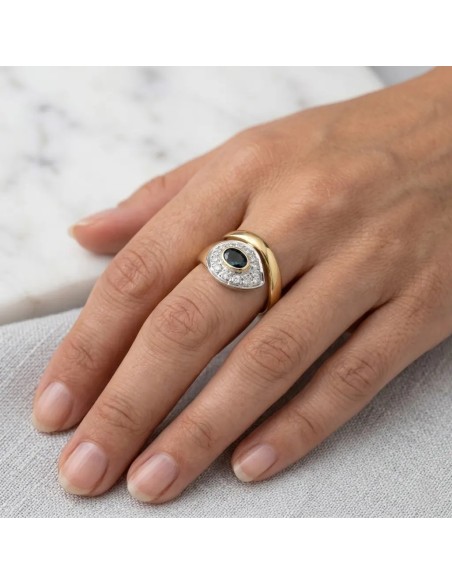 Zweifarbiger Ring aus 18-karätigem Gold mit ovalem Saphir und Diamantbesatz