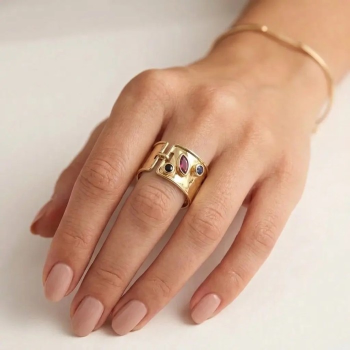 "Royal Bloom" Ring in 18kt Yellow Gold with Marquise Ruby and Sapphires 2