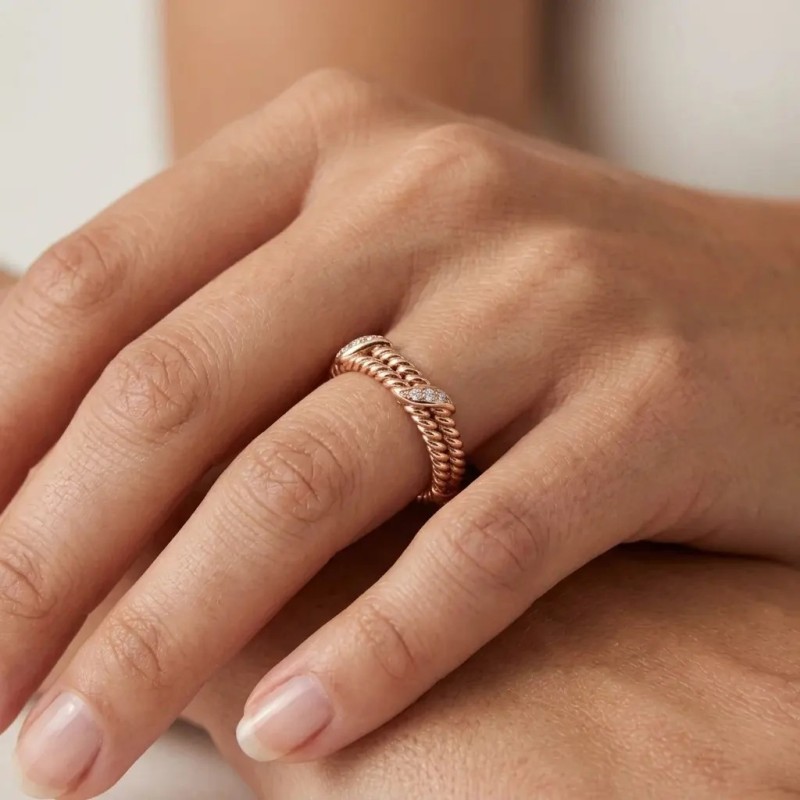 Anello "Sinuous Wave" in Oro Rosa 18kt e Diamanti 0,10 ct