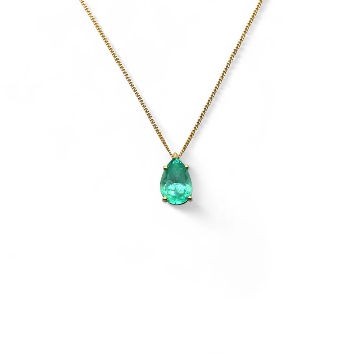 "Drop of Nature" Pendant Necklace in 18kt Yellow Gold and 1.85ct Emerald