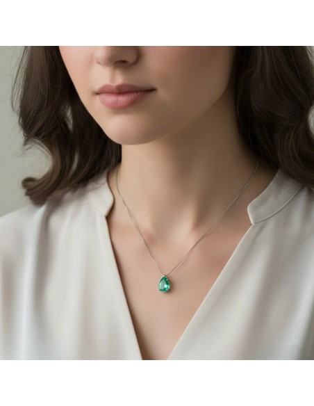 Collana "Royal Drop" in Oro Bianco 18kt con Smeraldo a Goccia 2,40 ct