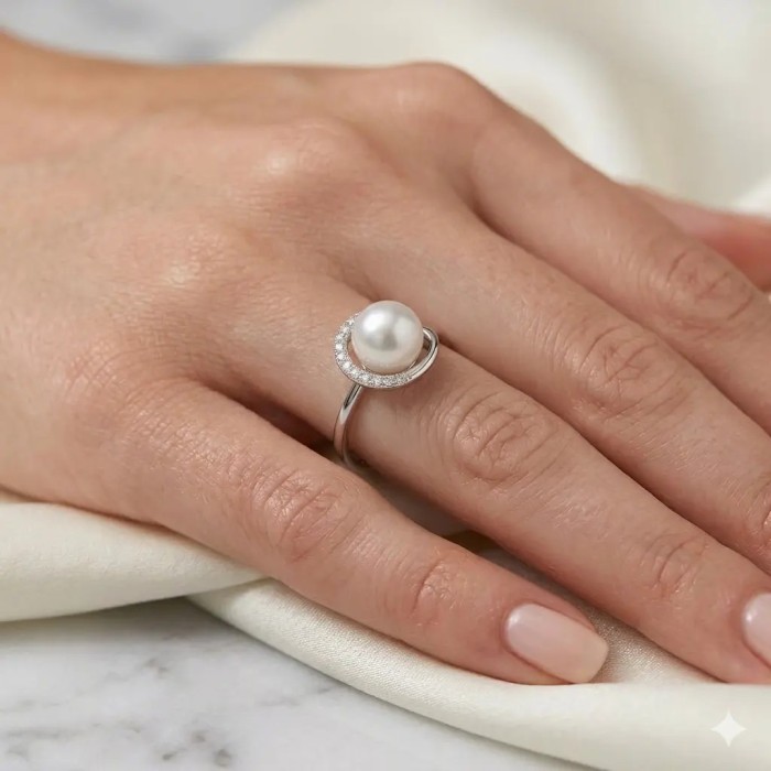 Ring aus 18-karätigem Weißgold mit 7,5-mm-Perle und Diamanten | Stella Maris 2