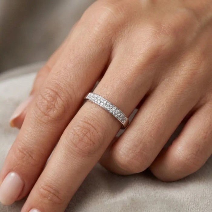 Anello Veretta a Fascia in Oro Bianco 18kt con Diamanti 0,15 ct 2