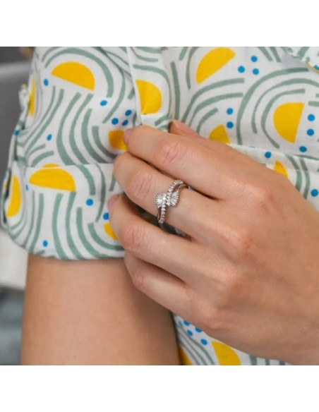 "Diamond Fan" Ring in 18kt White Gold with 0.43 ct Diamonds and Baguettes