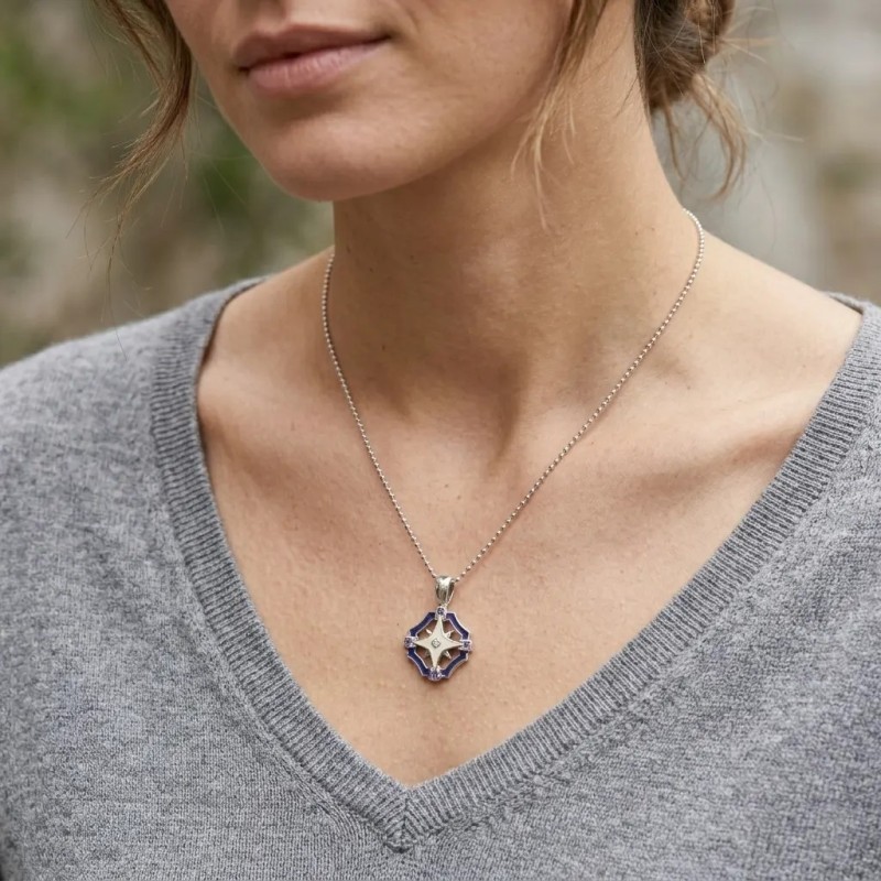 Unisex-Choker „Kompassrose“ aus 18-karätigem Weißgold mit Emaille und Diamanten