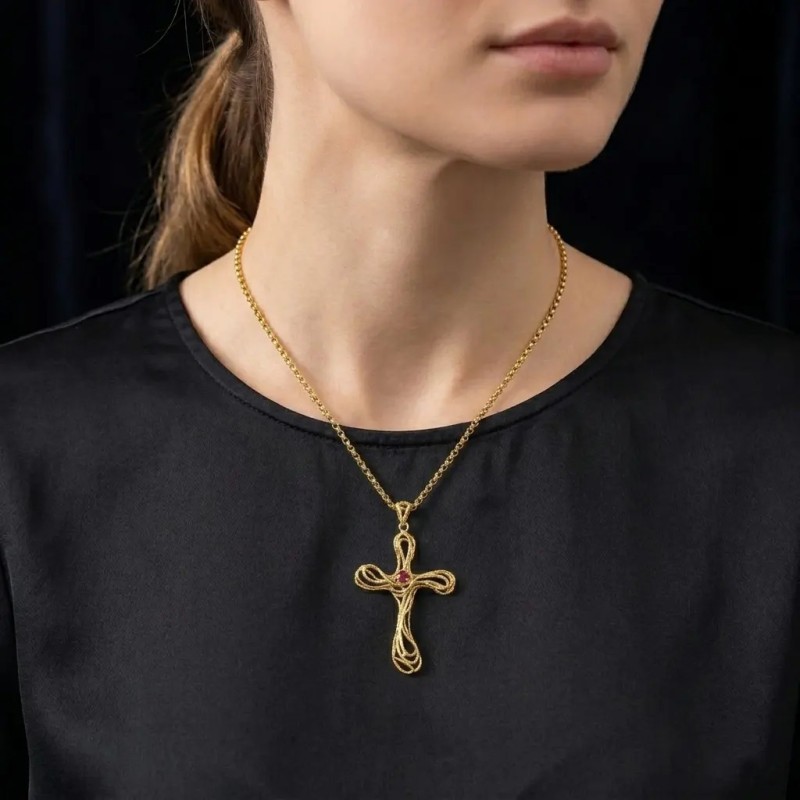 Collana Rolò in Oro Giallo 18kt con Croce Ornata e Rubino 0,12 ct