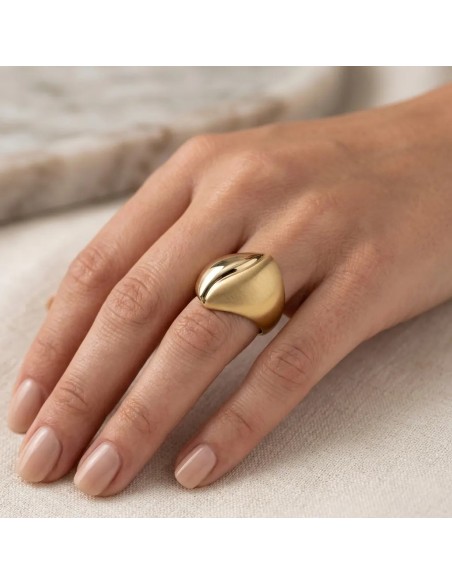 "Texture Contrast" Sculptural Ring in 18kt Yellow Gold - Satin and Polished Finish