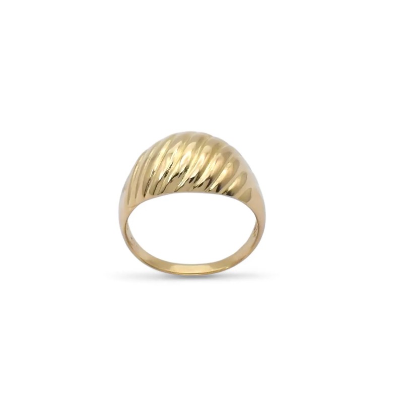 Anillo con diseño de ondas sinuosas en oro amarillo de 18 quilates.