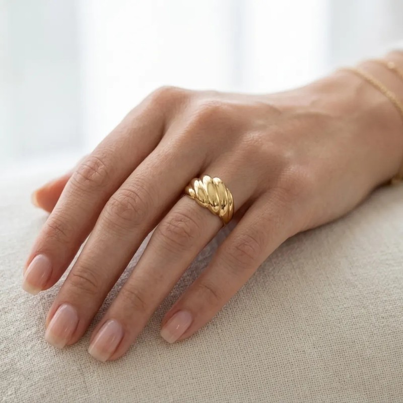 18kt Yellow Gold "Ripple Silhouette" Band Ring