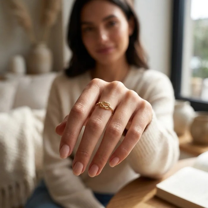 "Navy Knot" Ring in 18kt Yellow Gold 2
