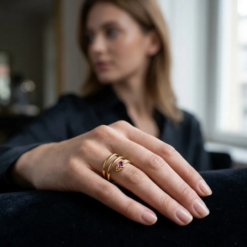Anillo "Serpiente espiral" de oro amarillo de 18 quilates