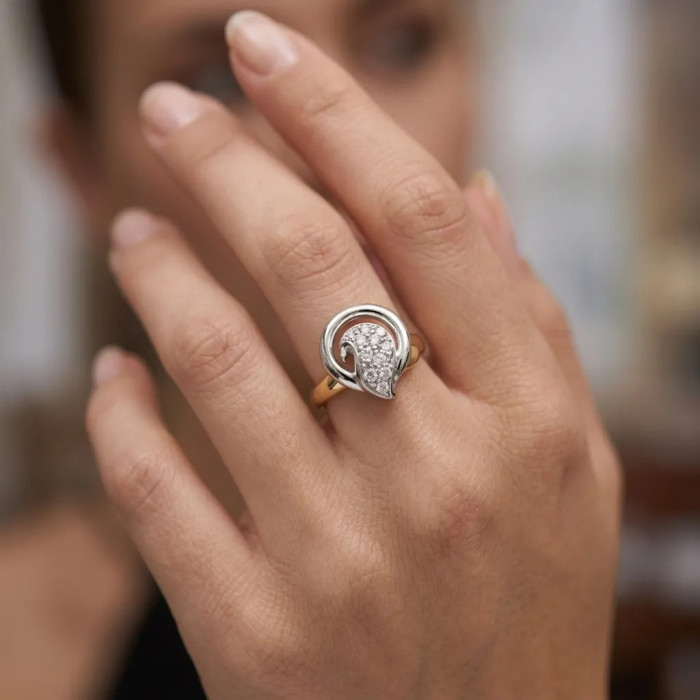 "Vortex of Elegance" Ring in Two-Tone Gold and Zircons 2