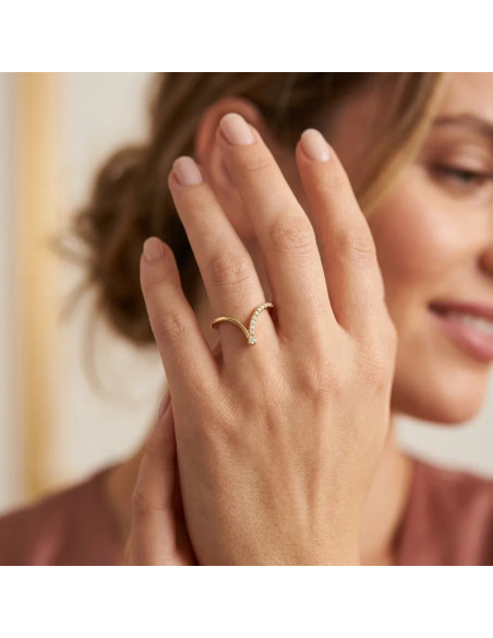 Asymmetric Wishbone Ring in 18kt Yellow Gold with 2.9g Zirconia