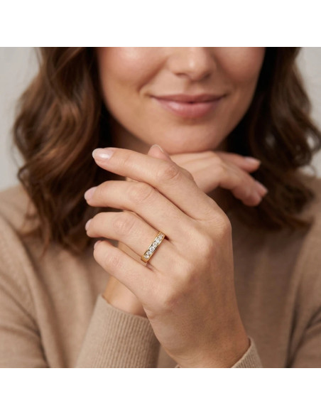 Anillo de oro amarillo con 7 circonitas, 3,3 g