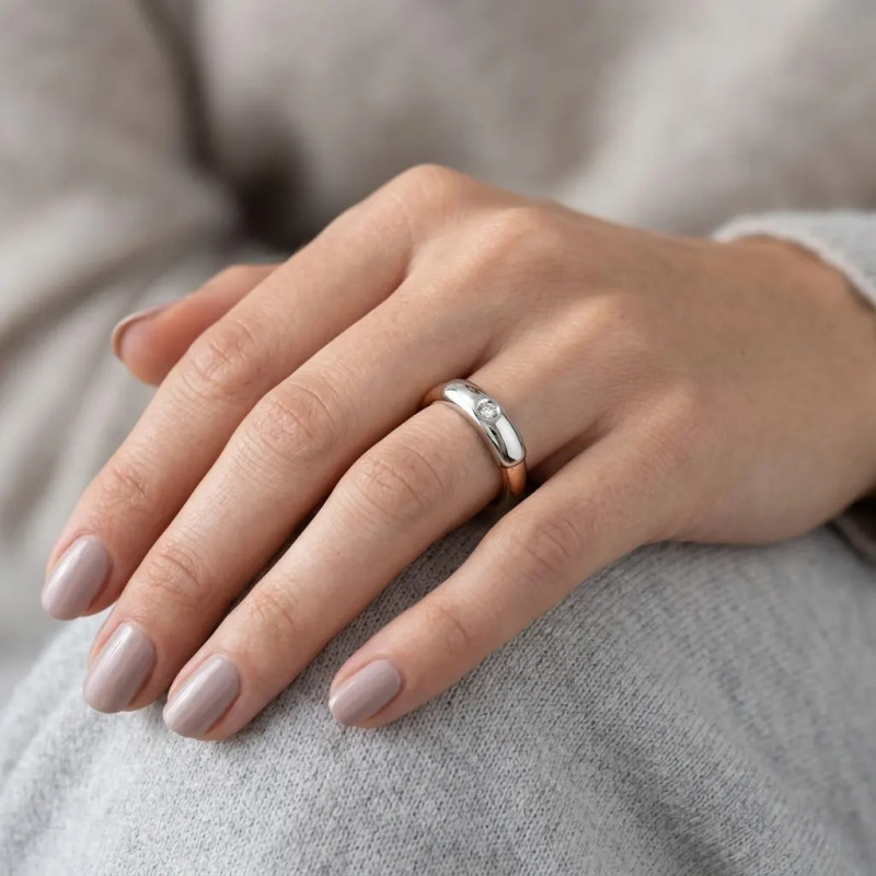 Contrarié-Solitärring aus 18-karätigem Gelb- und Weißgold, 2,4 g | Stella Maris