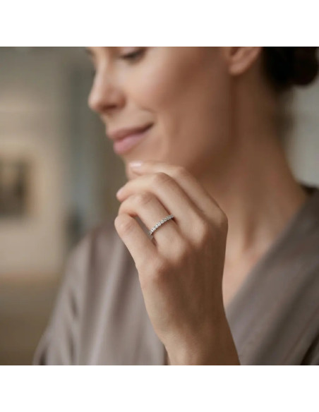Ewigkeitsring aus Weißgold mit durchgehendem Zirkonia (2,5 g)