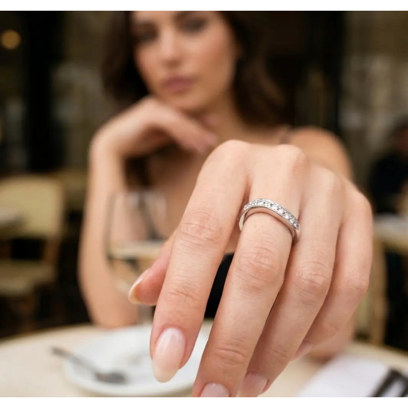 Sinuous Band Ring in White Gold with Zirconia 4.5g