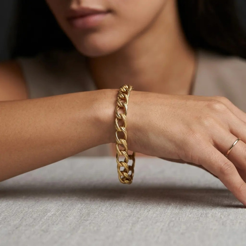 Armband aus 18-karätigem Gelbgold mit polierten und gerändelten Gliedern, 20 cm – 7,6 g