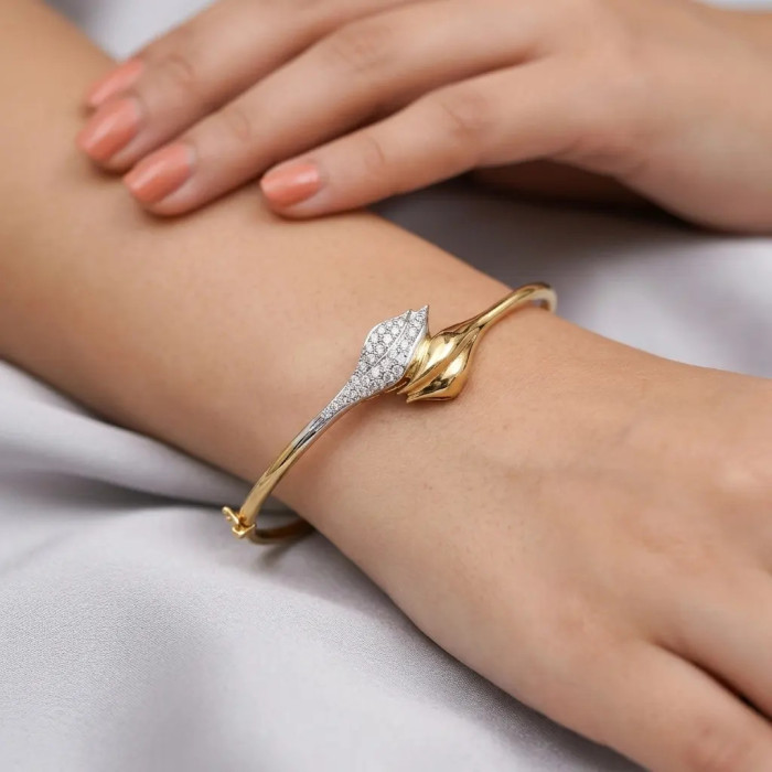 18kt Two-Tone Gold Calla Bangle with Zirconia - 13.2g 2