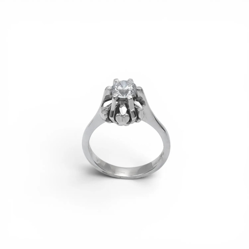 Anello Solitario Oro Bianco 18kt con Zircone a Quattro Griffe - 5,5 gr