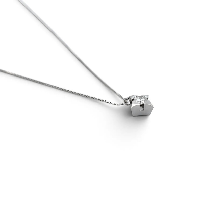 Punktförmige Halskette aus 18-karätigem Weißgold mit 0,15 ct Diamanten – 1,50 g