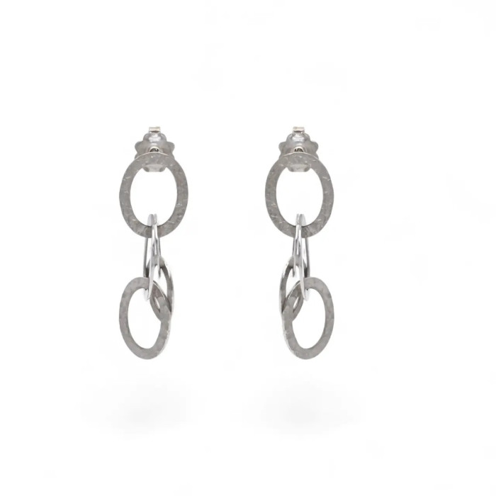 Orecchini Pendenti Oro Bianco 18kt ad Anelli Ovali Effetto Battuto 5,5gr. -3 cm