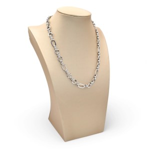 Collar de oro blanco de 18 kt, redondo de 43 cm.
