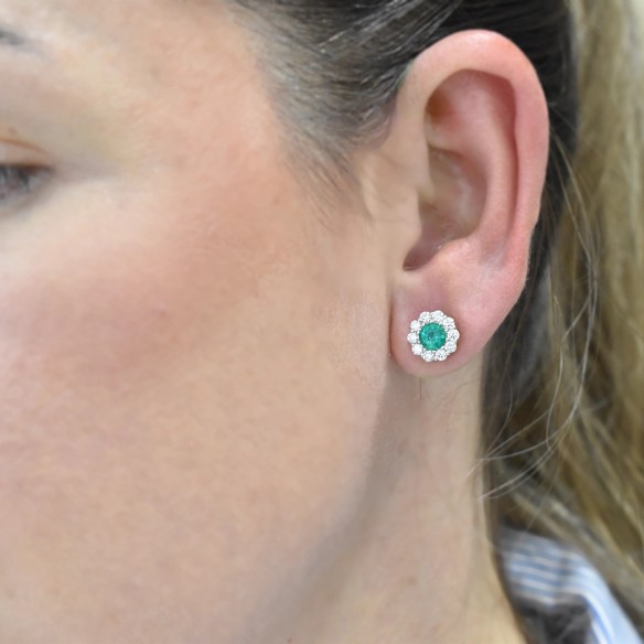 Ear studs with emeralds and diamonds