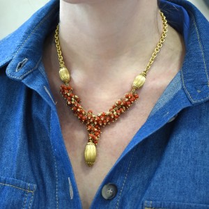 Collana Y-Shape Girocollo in Oro Giallo Satinato e Corallo Rosso 2
