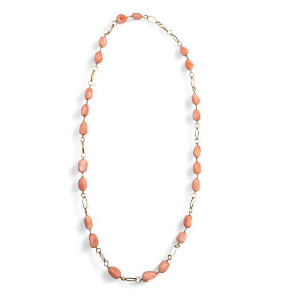 Collar largo de oro amarillo de 18 kt con coral naranja