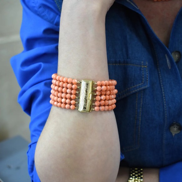 Pulsera de coral rosa natural y oro amarillo de 18 kt